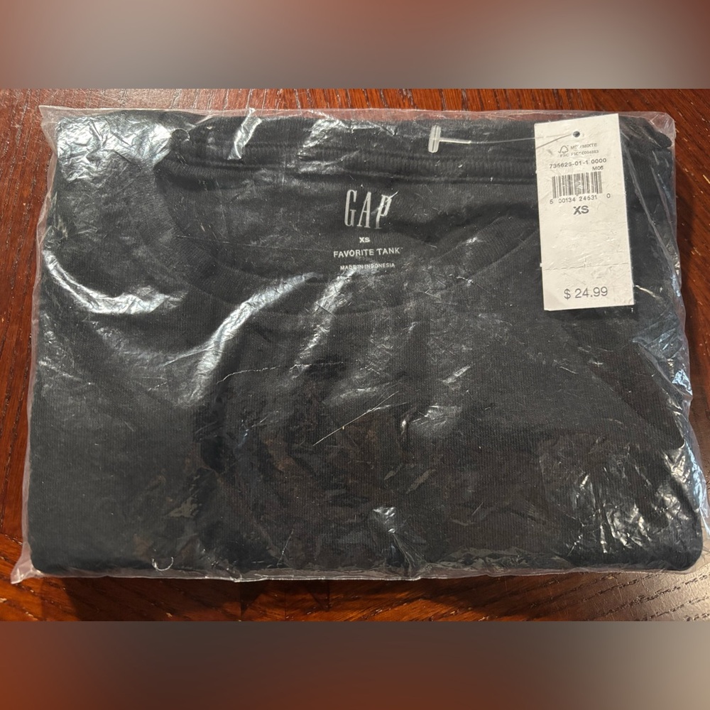 NWT Gap Favorite Tank in XS, Black. 60% Cotton & 40% Modal